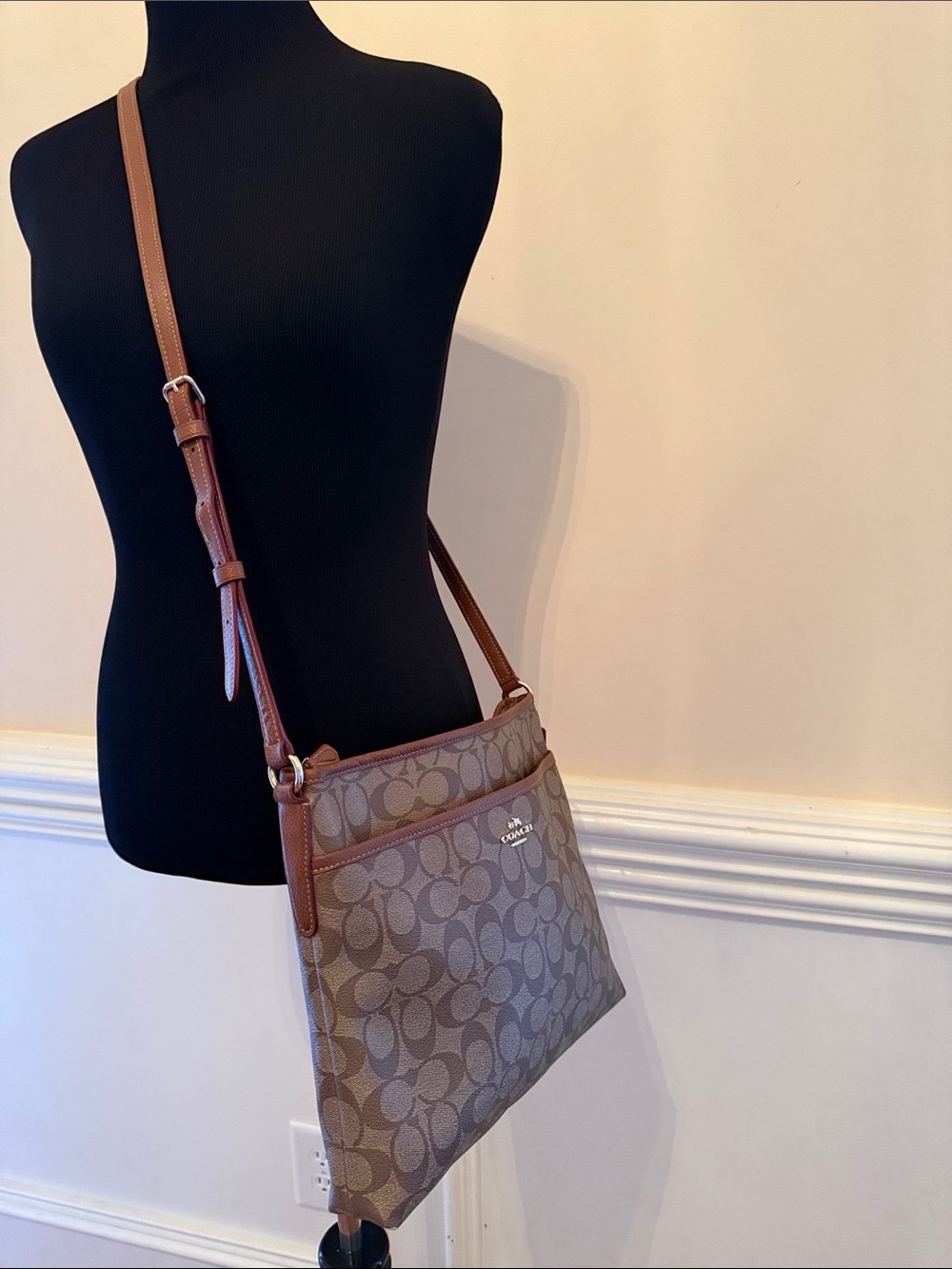 COACH‎ Classic Monogram Signature File Crossbody Purse